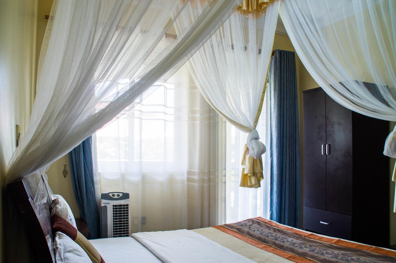 Desert Breeze Hotel Arua Экстерьер фото