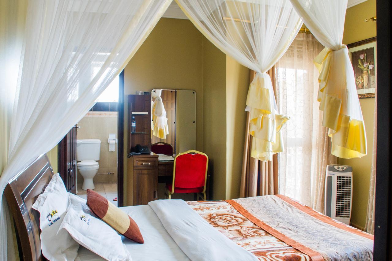 Desert Breeze Hotel Arua Экстерьер фото