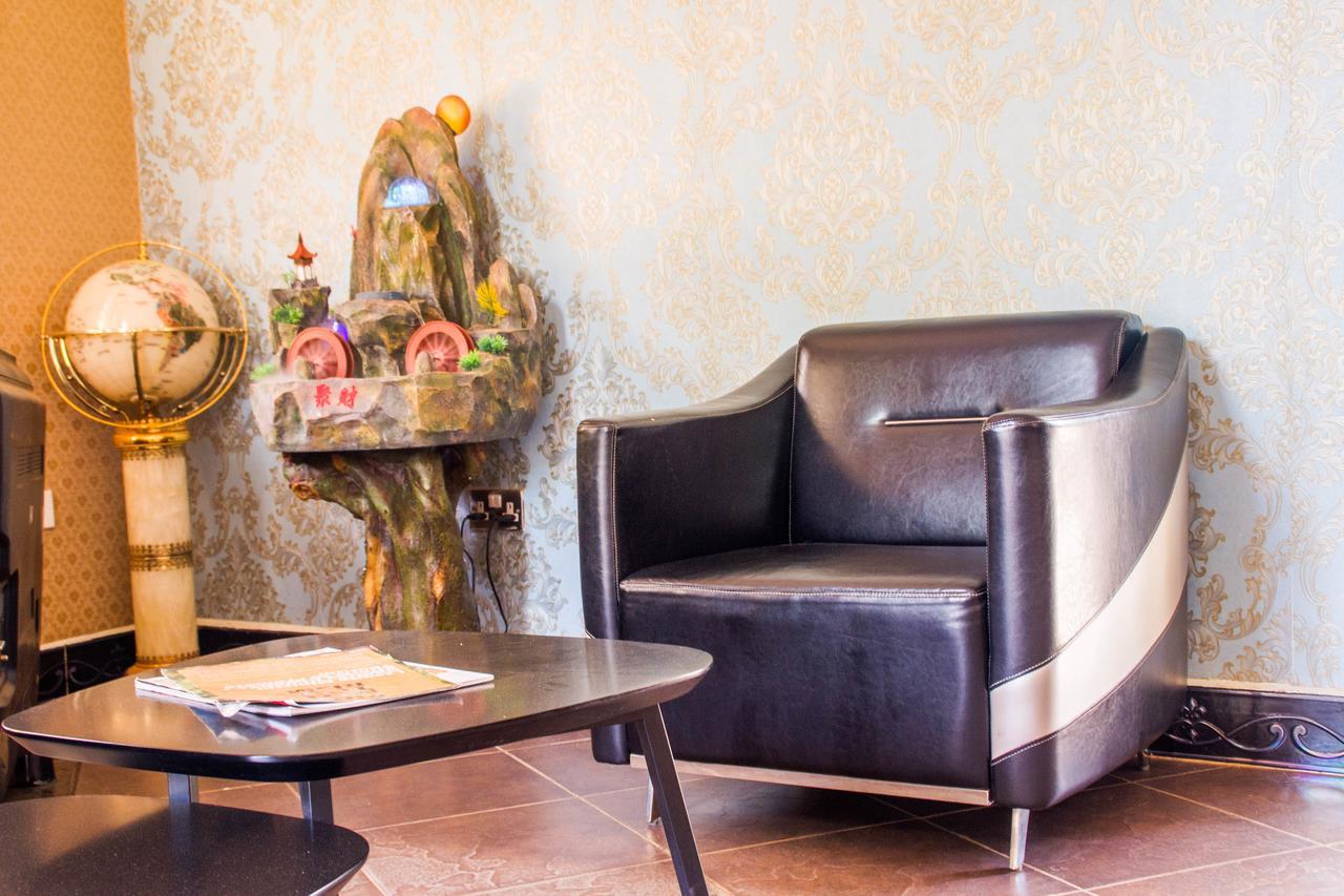 Desert Breeze Hotel Arua Экстерьер фото