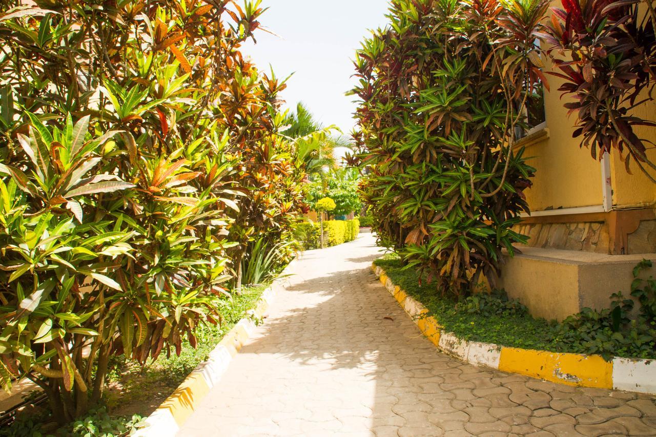 Desert Breeze Hotel Arua Экстерьер фото