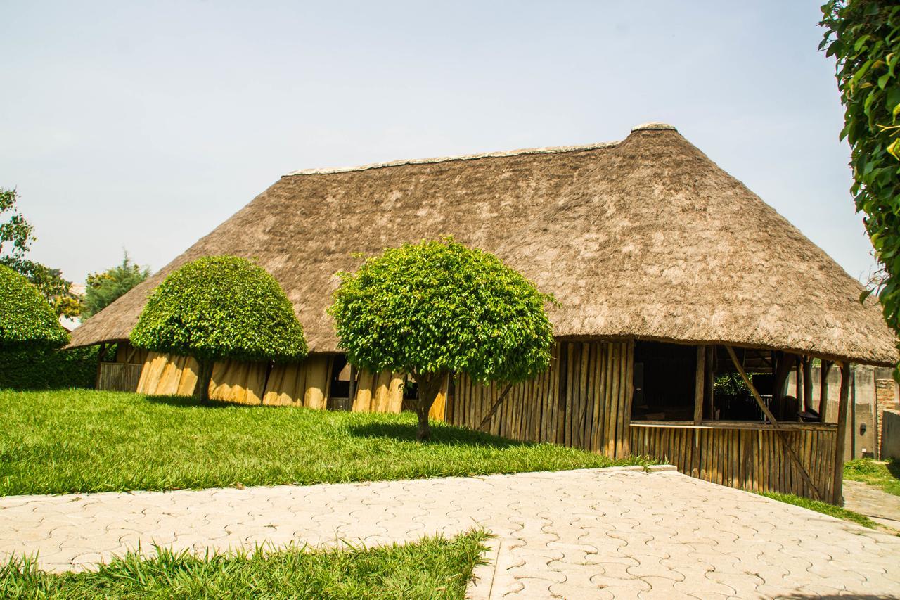 Desert Breeze Hotel Arua Экстерьер фото