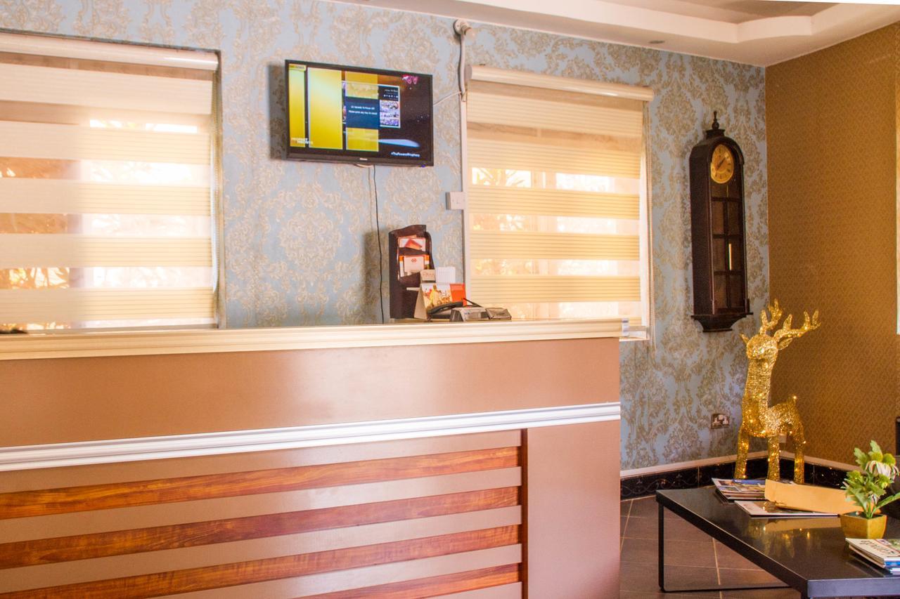 Desert Breeze Hotel Arua Экстерьер фото